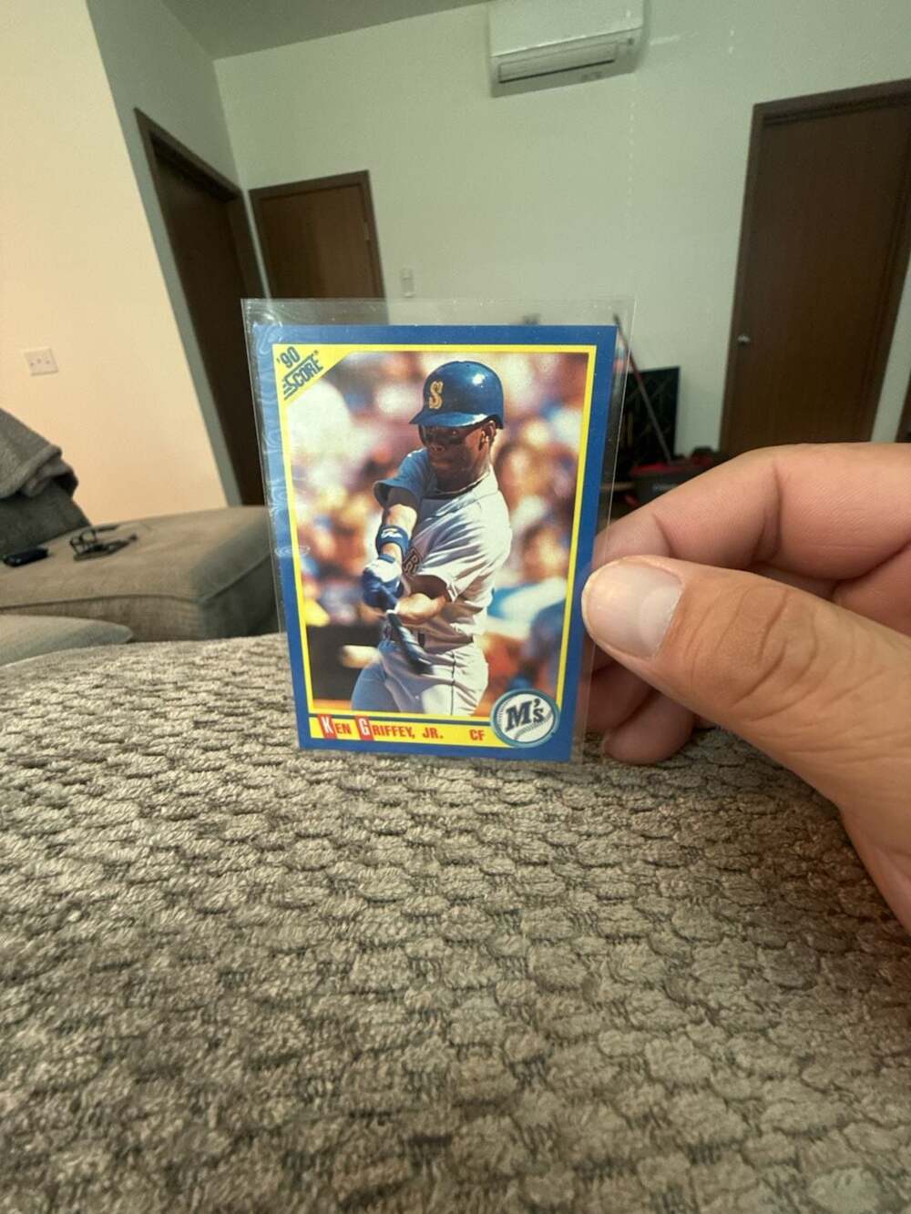 1990 Ken Griffey Jr. #560 Seattle Mariners  error card- blue dot on logo